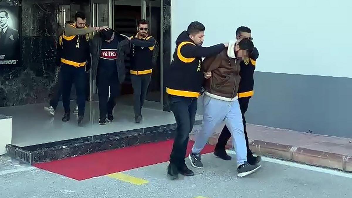İş insanına haraç tuzağı! Yakalandılar