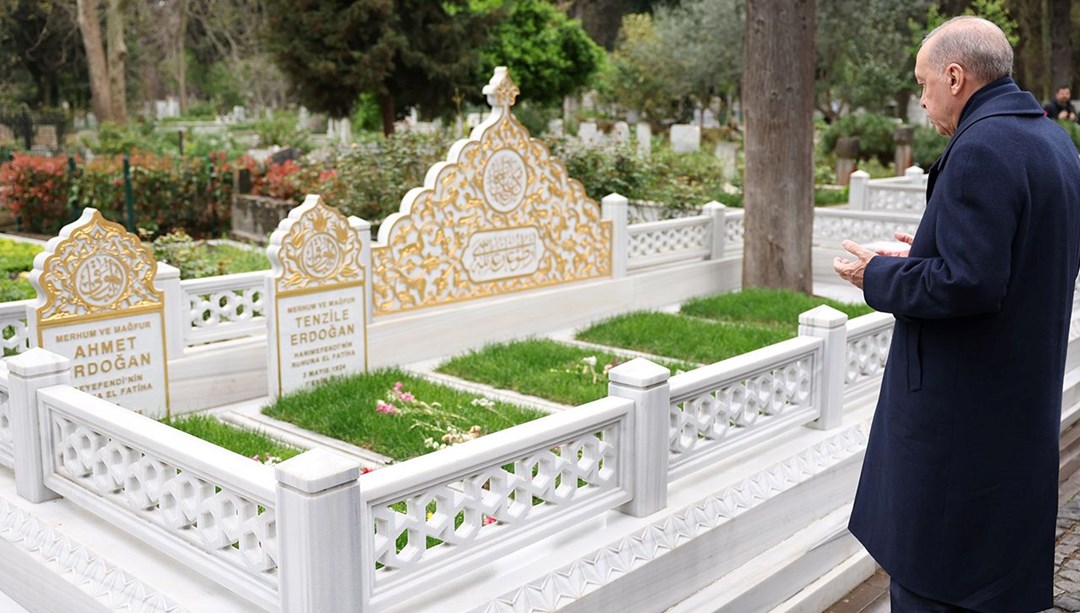 Cumhurbaşkanı Erdoğan’dan kabir ziyareti